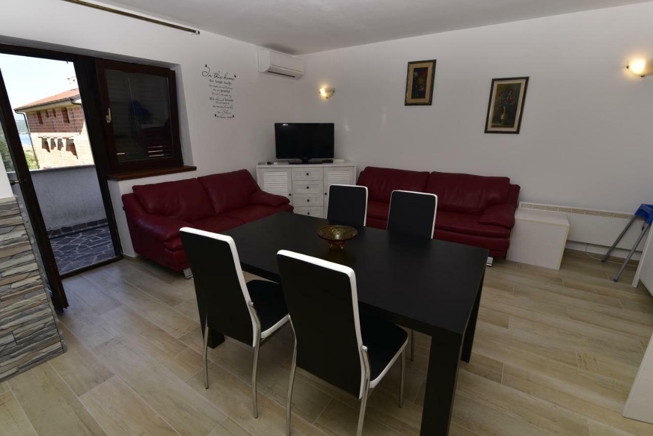 Apartments Matthew & Oscar Porat  Bagian luar foto