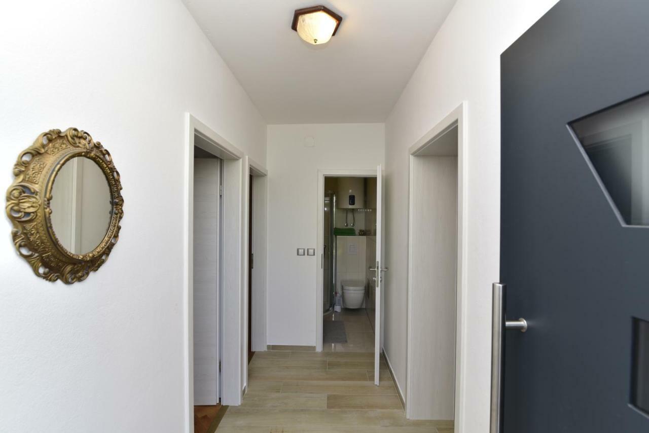 Apartments Matthew & Oscar Porat  Bagian luar foto