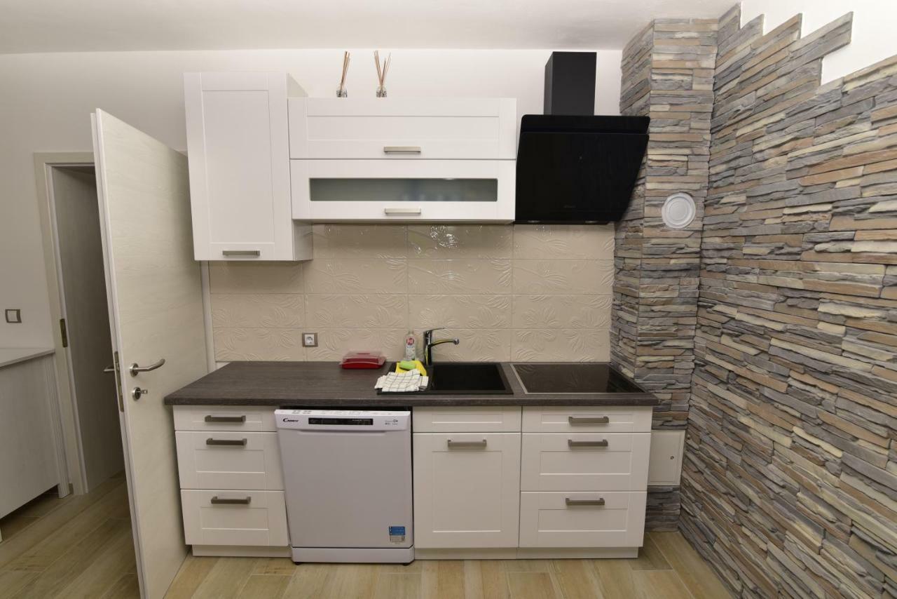 Apartments Matthew & Oscar Porat  Bagian luar foto