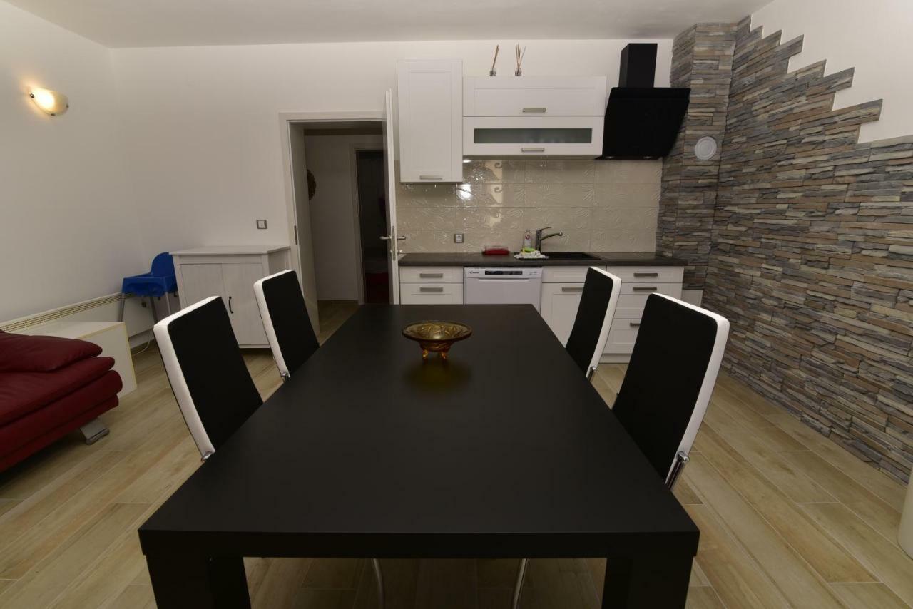 Apartments Matthew & Oscar Porat  Bagian luar foto