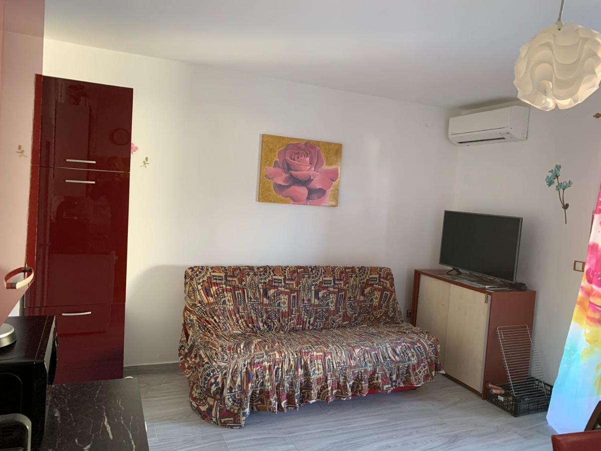 Apartments Matthew & Oscar Porat  Bagian luar foto
